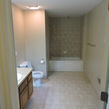 3287 E 11 Mile Rd in Warren, MI - Building Photo - Building Photo