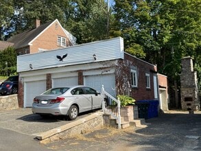 89 Hillside Ave in Torrington, CT - Building Photo - Building Photo