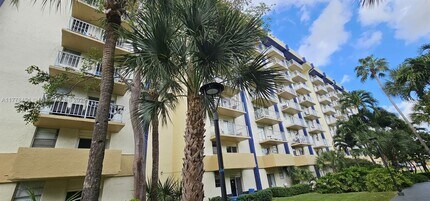 801 NW 47th Ave in Miami, FL - Building Photo - Building Photo