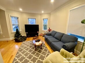 7 Acron Rd, Unit 1 in Brookline, MA - Building Photo - Building Photo