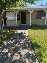 2720 Larry Ln in Carmichael, CA - Building Photo - Building Photo