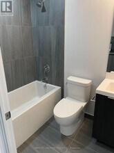 5858 Yonge St in Toronto, ON - Building Photo - Building Photo