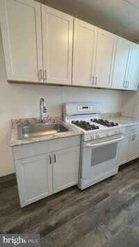 2094 Carver St photo'
