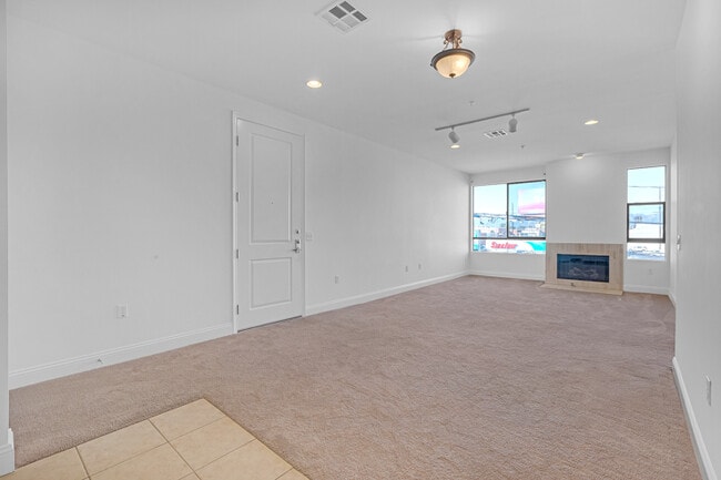 6938 Laurel Canyon Blvd, Unit 2 in Los Angeles, CA - Foto de edificio - Building Photo
