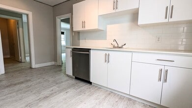 136 Weber St E in Kitchener, ON - Building Photo - Building Photo