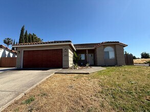 4500 Thira Way in Elk Grove, CA - Building Photo - Building Photo
