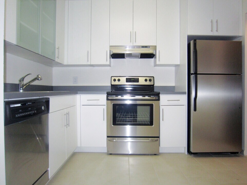 1275 15th St in Fort Lee, NJ - Building Photo