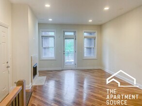 2334 N Greenview Ave, Unit 1 in Chicago, IL - Building Photo - Building Photo