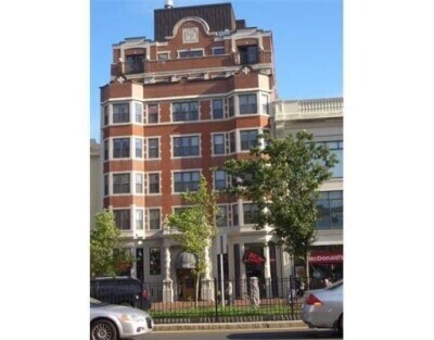 536 Commonwealth Ave, Unit 7E in Boston, MA - Building Photo