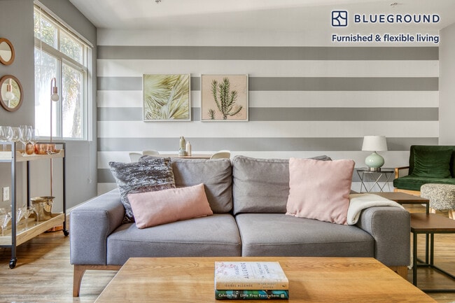 8601 Lincoln Blvd in Los Angeles, CA - Building Photo - Building Photo