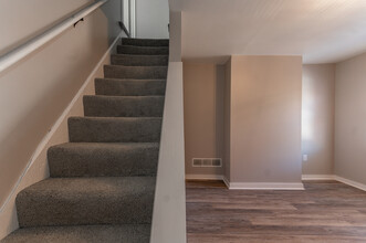 4217 Garwood Way in Pittsburgh, PA - Building Photo - Building Photo