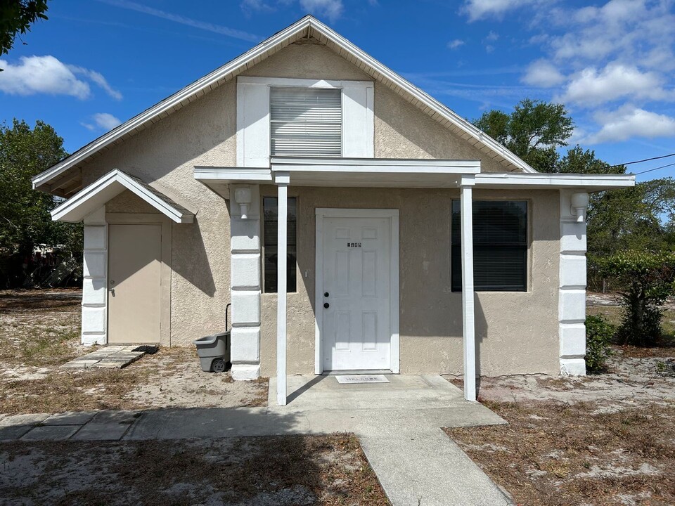 2403 5th St NE in Winter Haven, FL - Building Photo