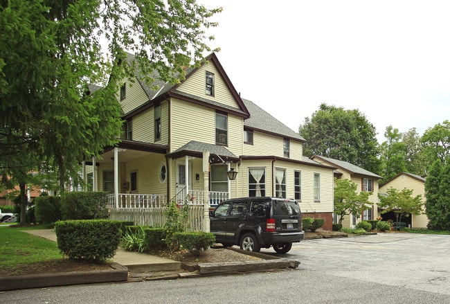 Gingerbread Place in Painesville, OH - Building Photo - Building Photo