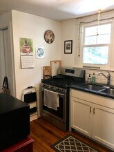 1315 Poplar St, Unit B in Charlottesville, VA - Foto de edificio - Building Photo