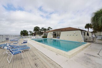 308 E Miracle Strip Pkwy in Fort Walton Beach, FL - Building Photo - Building Photo