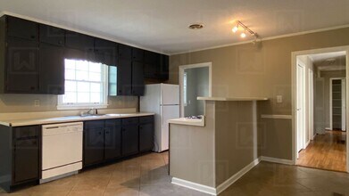 2305 Mountain Oaks Ln in Birmingham, AL - Building Photo - Building Photo