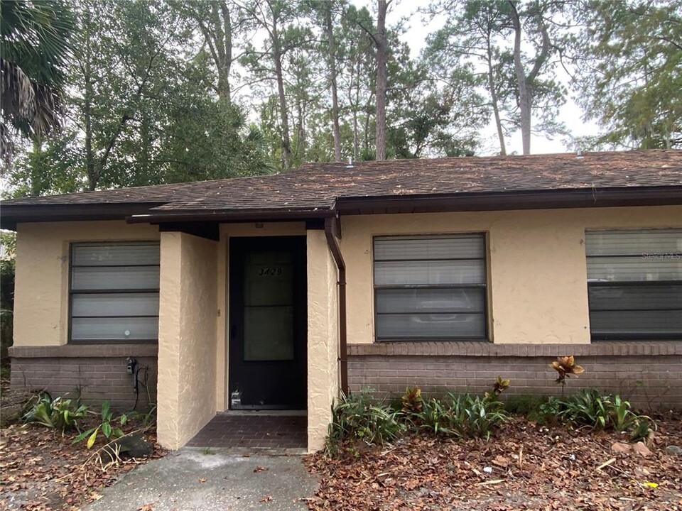 3429 NW 21st Dr in Gainesville, FL - Foto de edificio