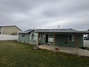 509 Chelan Ave in Moxee, WA - Building Photo - Building Photo