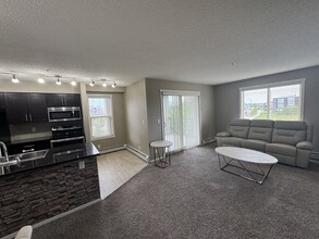 3315 James Mowatt Trl SW in Edmonton, AB - Building Photo - Building Photo