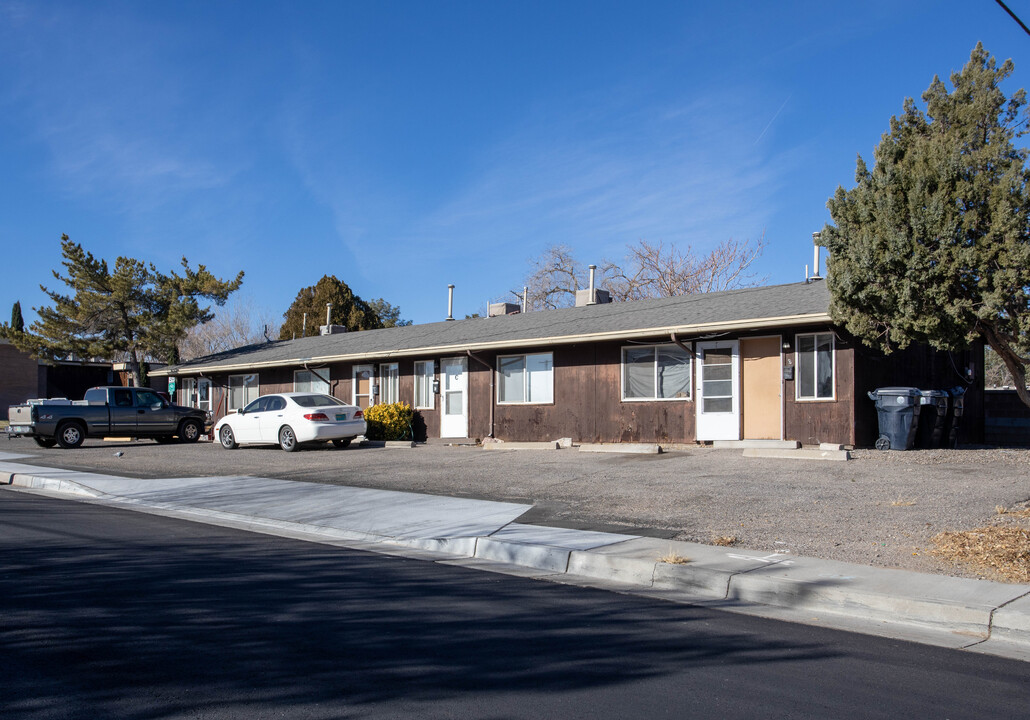 1916 Ridgecrest Dr SE in Albuquerque, NM - Foto de edificio