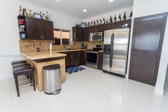 12716 SW 136th Terrace in Miami, FL - Building Photo - Building Photo
