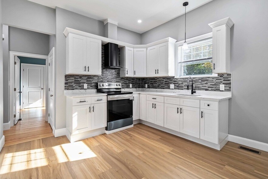 51 Mansfield St in Everett, MA - Building Photo