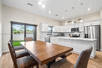 9265 NW 16th St in Pembroke Pines, FL - Building Photo - Building Photo