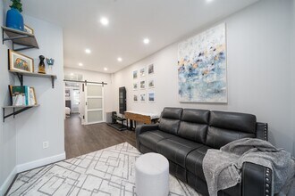 813 Willow Ave in Hoboken, NJ - Building Photo - Building Photo