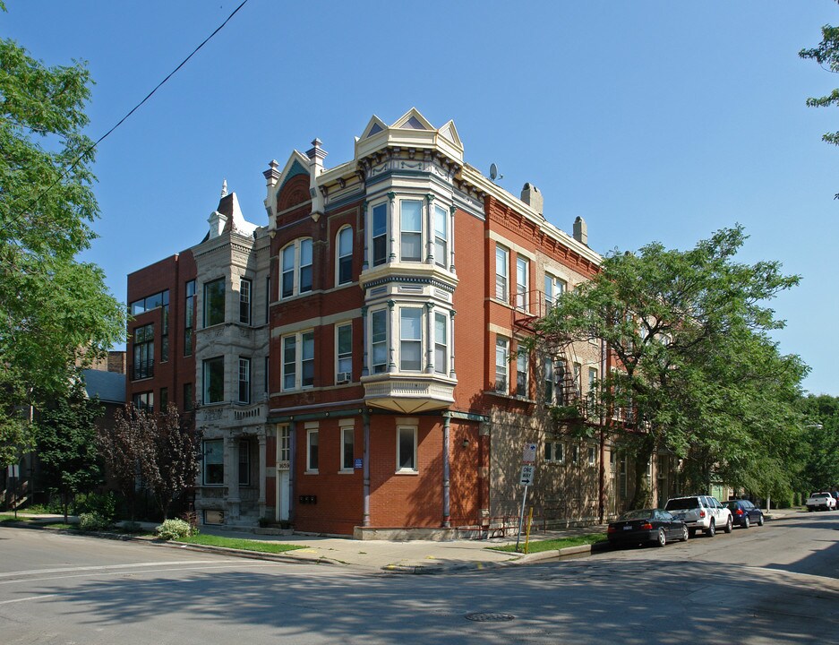 1659 W Huron St in Chicago, IL - Foto de edificio