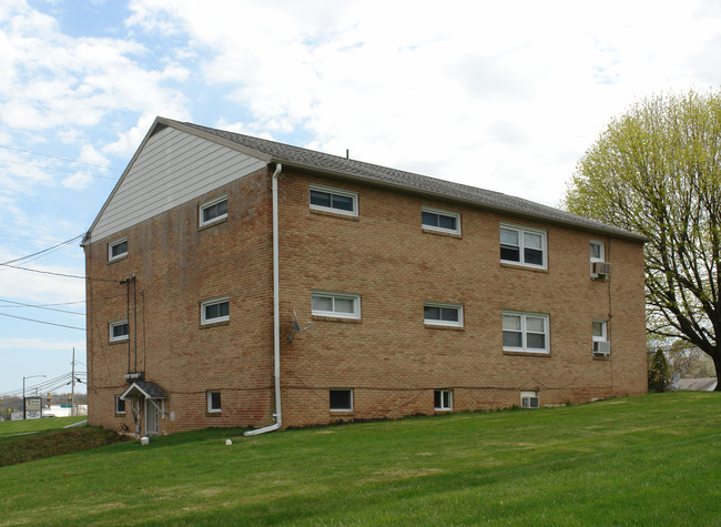 4016 Linglestown Rd in Harrisburg, PA - Building Photo - Building Photo