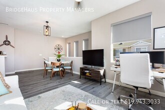 5448 Mandarin Cove in San Diego, CA - Foto de edificio - Building Photo