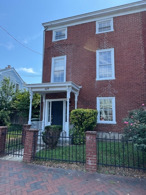 property at 609 N 25th St