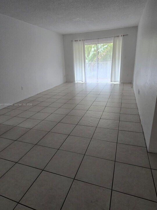 9972 SW 88th St in Miami, FL - Building Photo