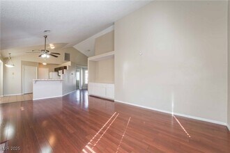 232 Dawn Isle Dr in Las Vegas, NV - Building Photo - Building Photo