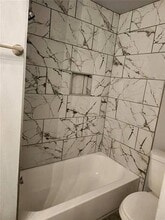 324 Camelia Ave, Unit 2 in La Place, LA - Building Photo - Building Photo