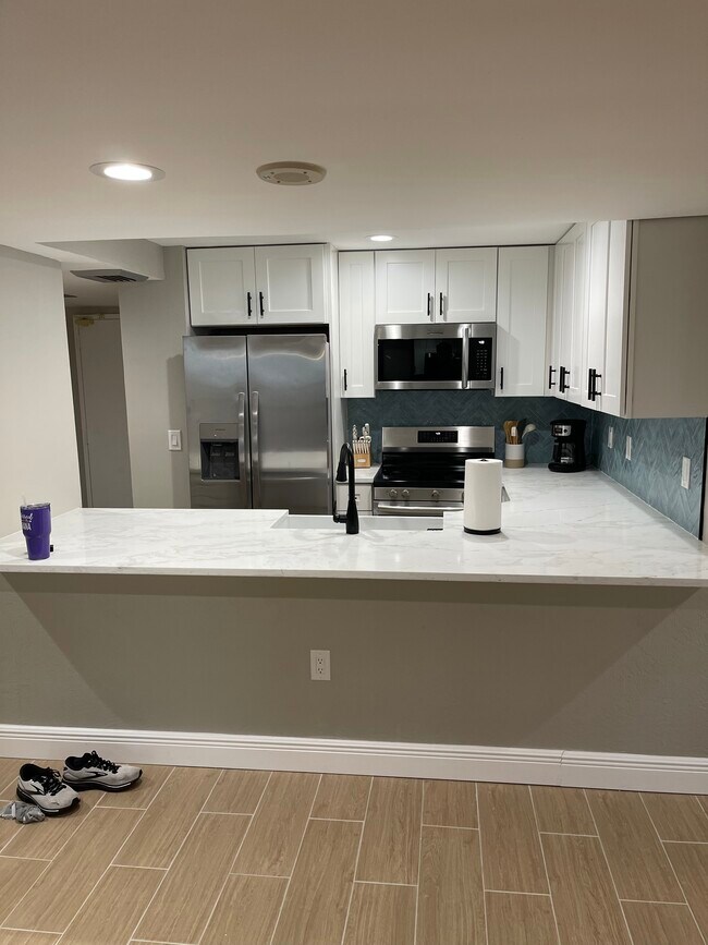 3043 S Atlantic Ave, Unit Oceanfront bliss in Daytona Beach Shores, FL - Building Photo - Building Photo
