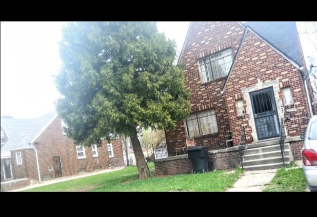 property at 9248 Sorrento Ave