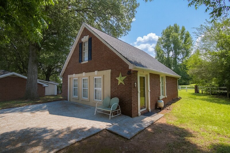 807 Moseley Rd in Stockbridge, GA - Building Photo