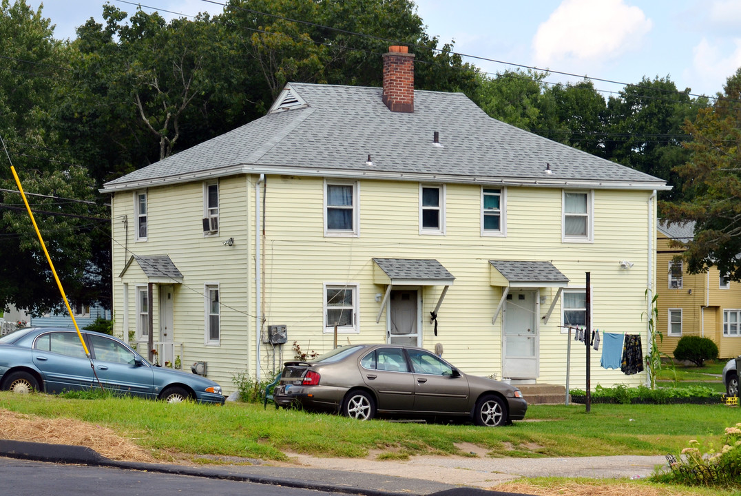 Mill Ridge in Danbury, CT - Building Photo