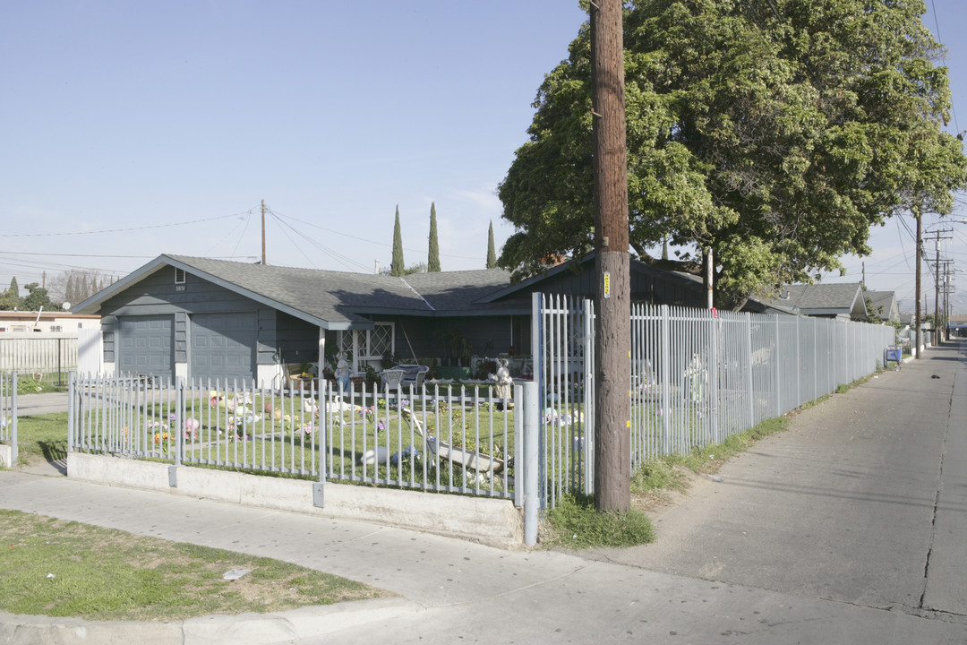 5651-5655 Gotham St in Bell Gardens, CA - Building Photo