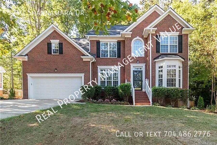 5240 Shannamara Dr in Matthews, NC - Building Photo