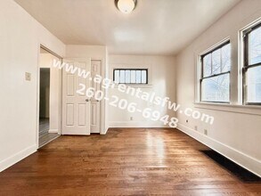 4129 S Clinton St in Fort Wayne, IN - Building Photo - Building Photo