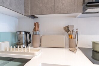 242 Schaefer St in Brooklyn, NY - Building Photo - Building Photo