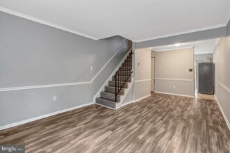 13842 Beaujolais Ct in Chantilly, VA - Building Photo - Building Photo