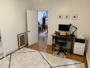 1750 Commonwealth Ave, Unit 5 in Boston, MA - Foto de edificio - Building Photo