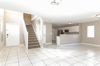 4124 Pine Hollow Cir in Greenacres, FL - Foto de edificio - Building Photo