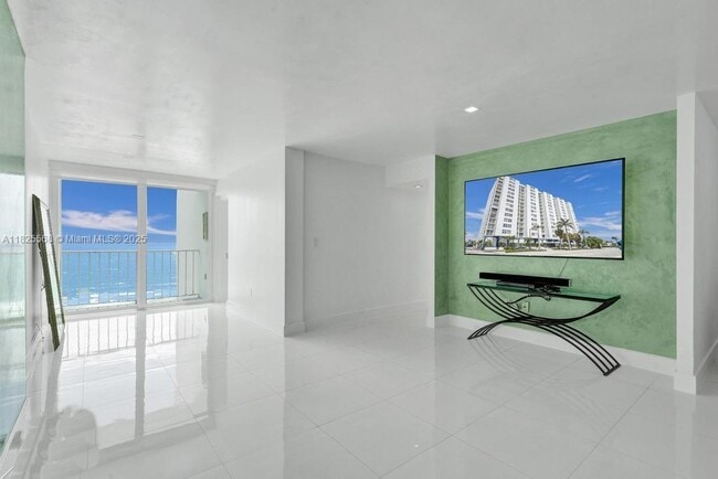 6450 Collins Ave in Miami, FL - Building Photo - Building Photo