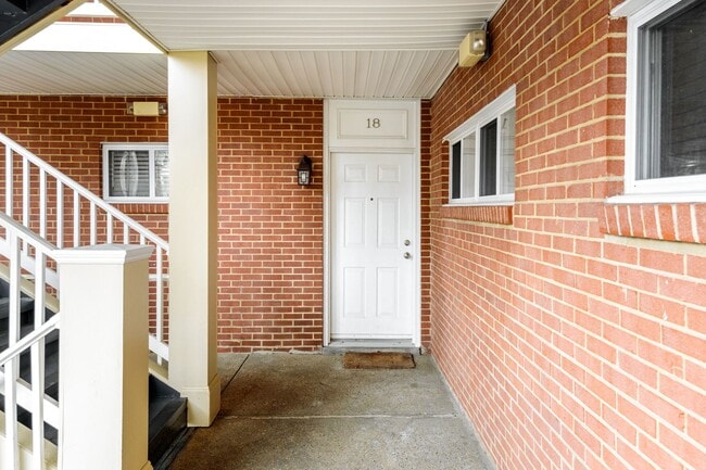 2100 Grove Ave in Richmond, VA - Building Photo - Building Photo