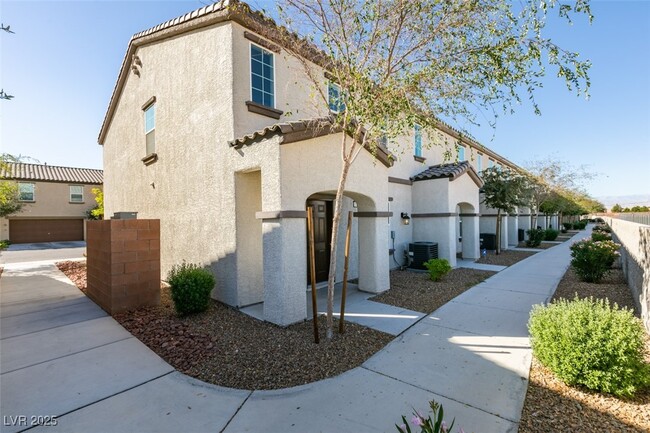 property at 5164 Steep Cliffs Ave