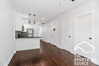 4313 W Parker Ave, Unit 2 in Chicago, IL - Building Photo - Building Photo